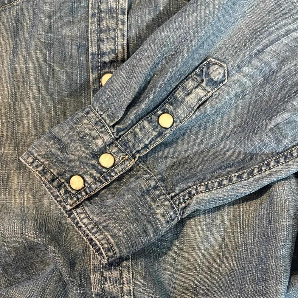 American Eagle Outfitters Light Blue Boyfriend Fit Shirt - Picture 5 of 8